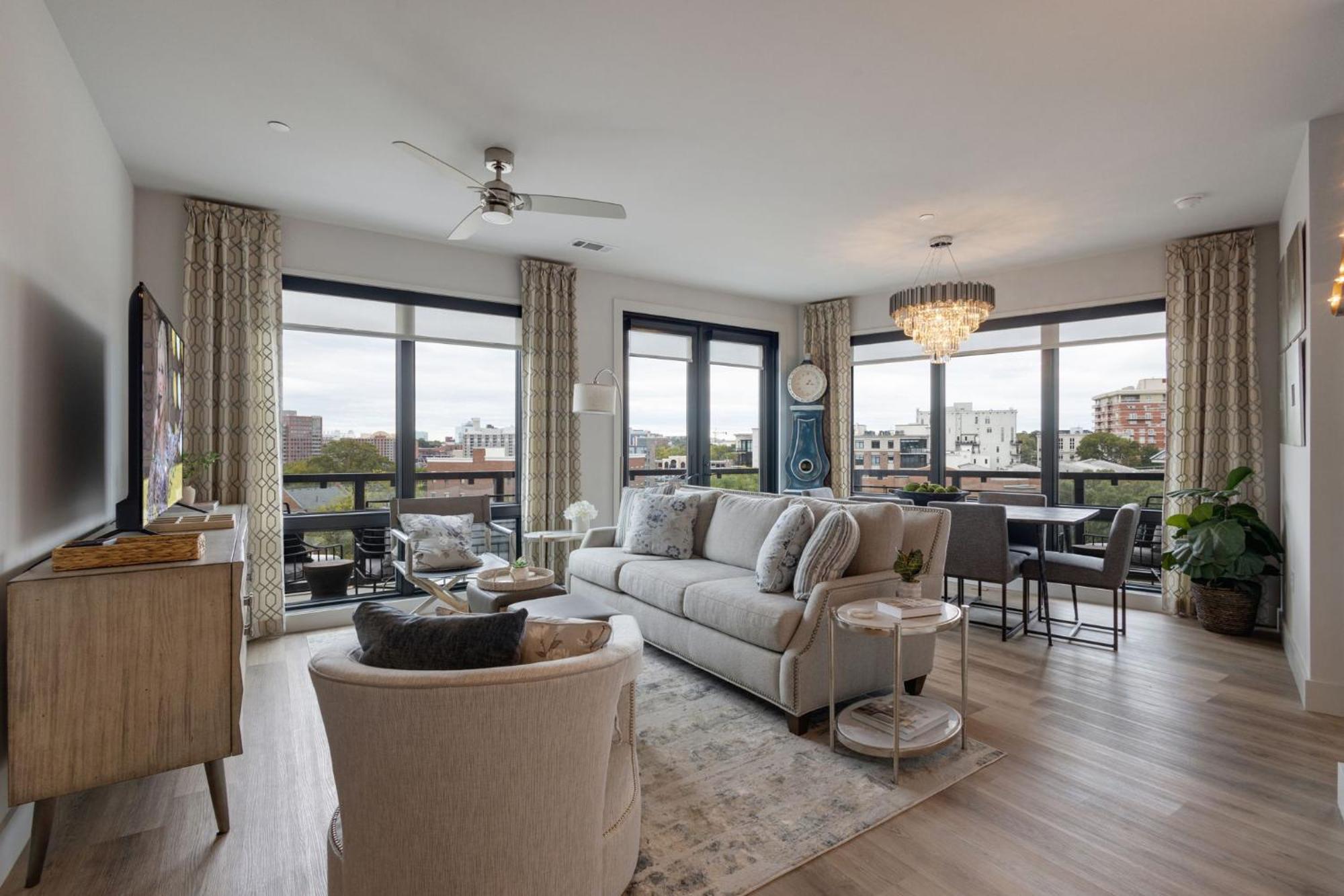 Appartement Elegant Corner Penthouse With Private Balcony, Skyline Views, Pool, And Gym à Nashville Extérieur photo